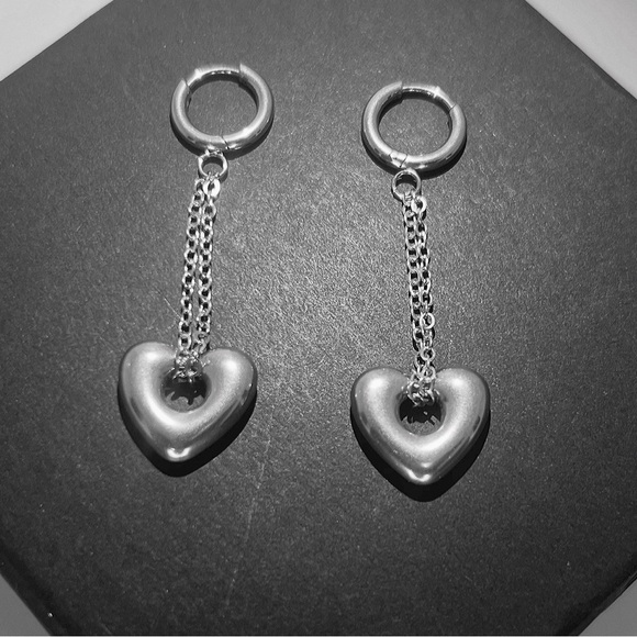 Heart Chain Drop Ear Huggies & Necklace - Picture 2 of 6
